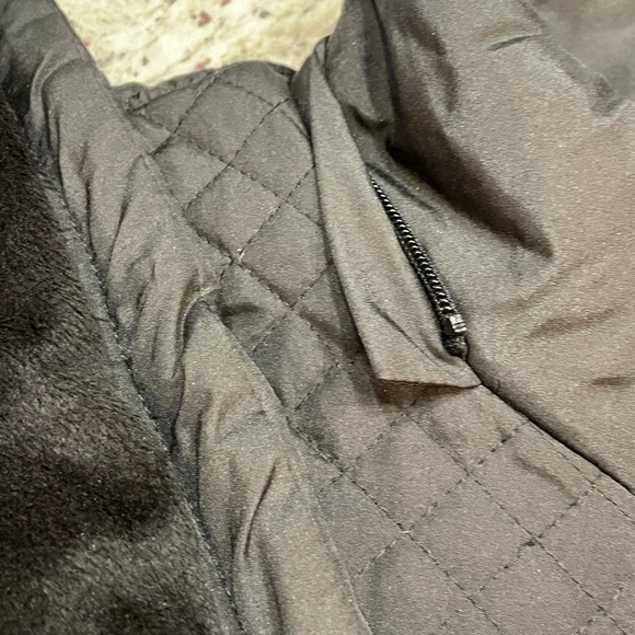 COPY - Black Liz Claiborne Puffer Vest with Detachable Hood GENTLY USED. Ladies… - Picture 8 of 10